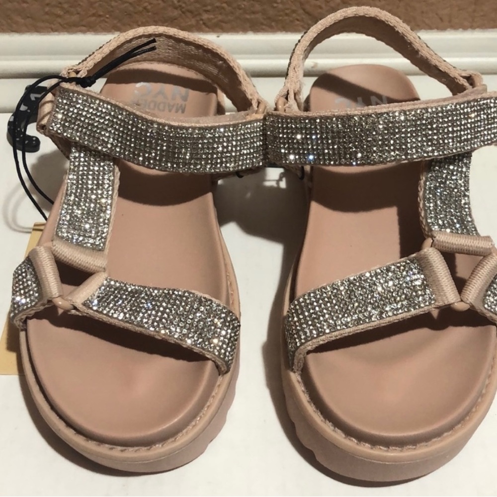 NWT Madden NYC Platform Sandal Glittery Blush